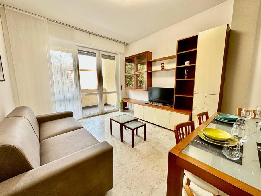 Low Cost Holiday An Business House And Free Park By Revenue House Como Zewnętrze zdjęcie
